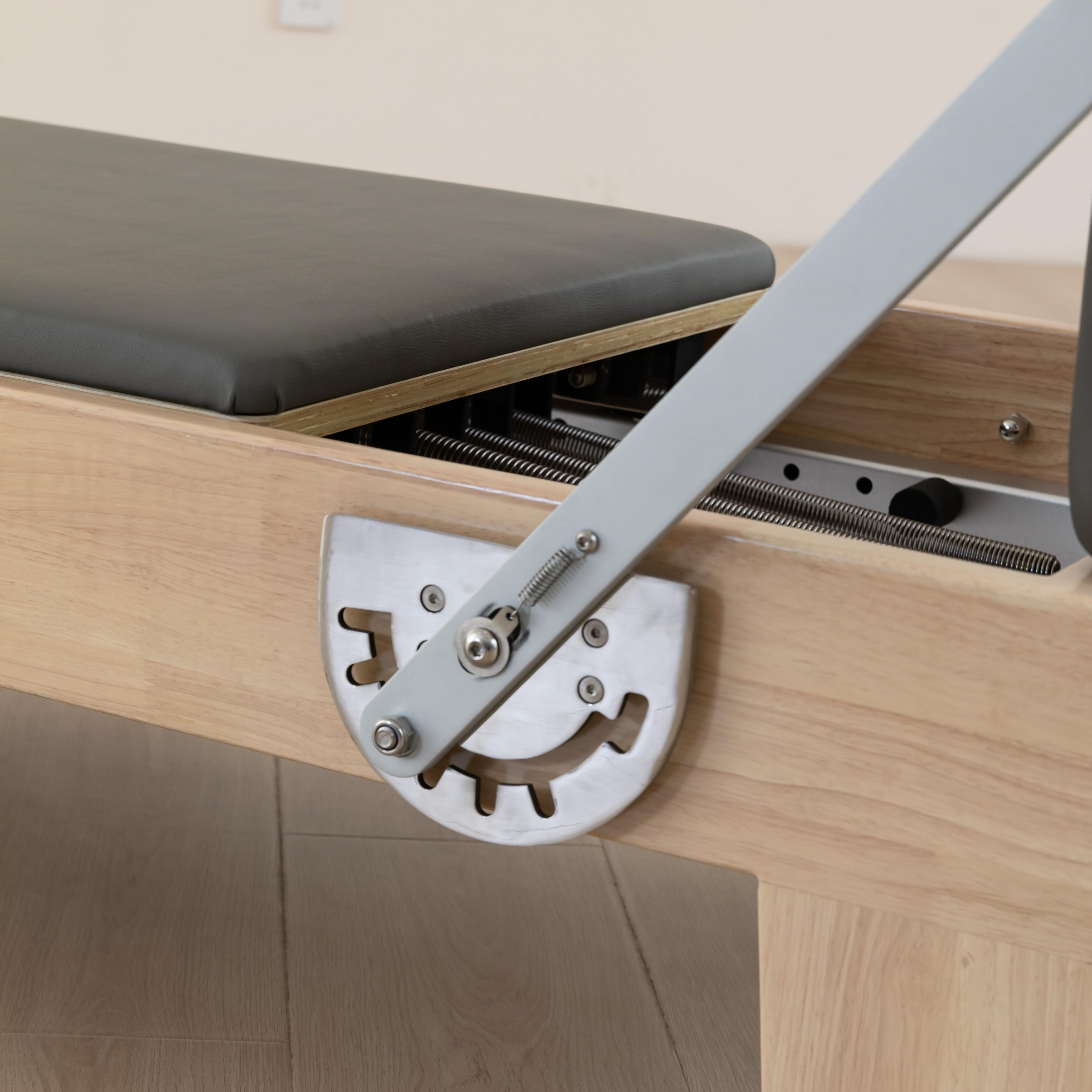 Lux & Miles Studio Reformer GX Classic Oak Wood