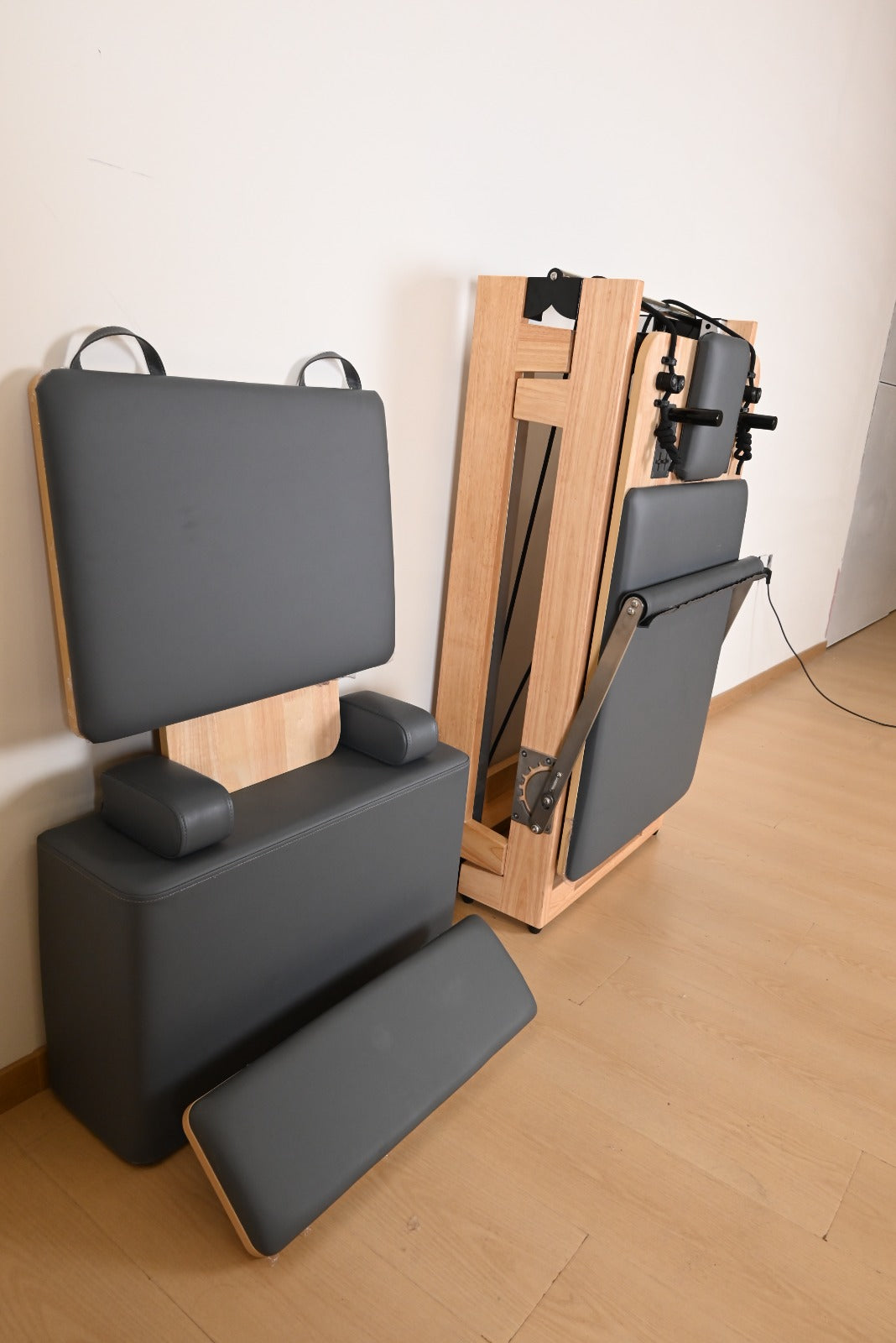 Lux & Miles GX Pro Fold Oakwood – Foldable Reformer