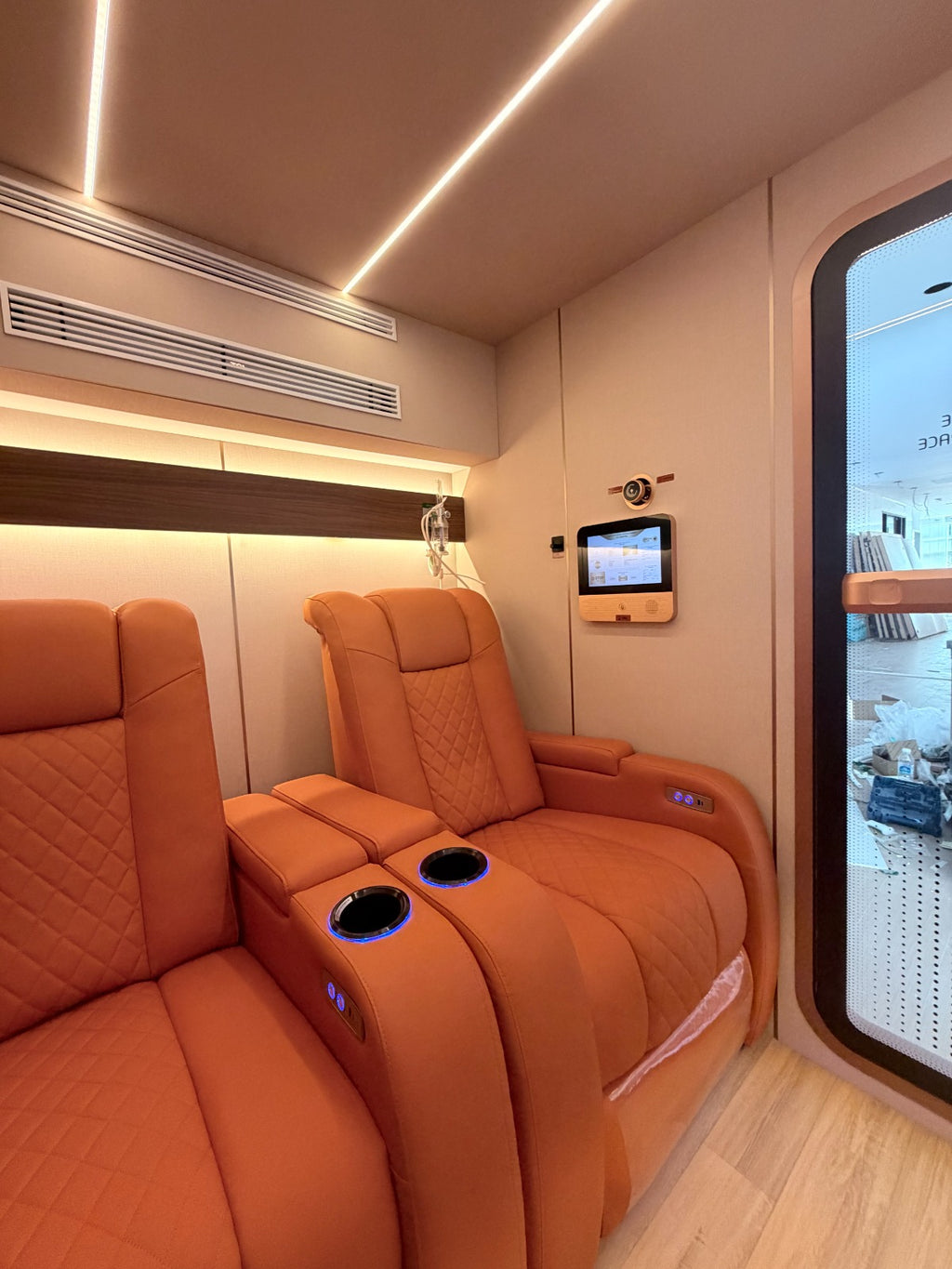 Lux & Miles 2.0 ATA Hyperbaric Chamber