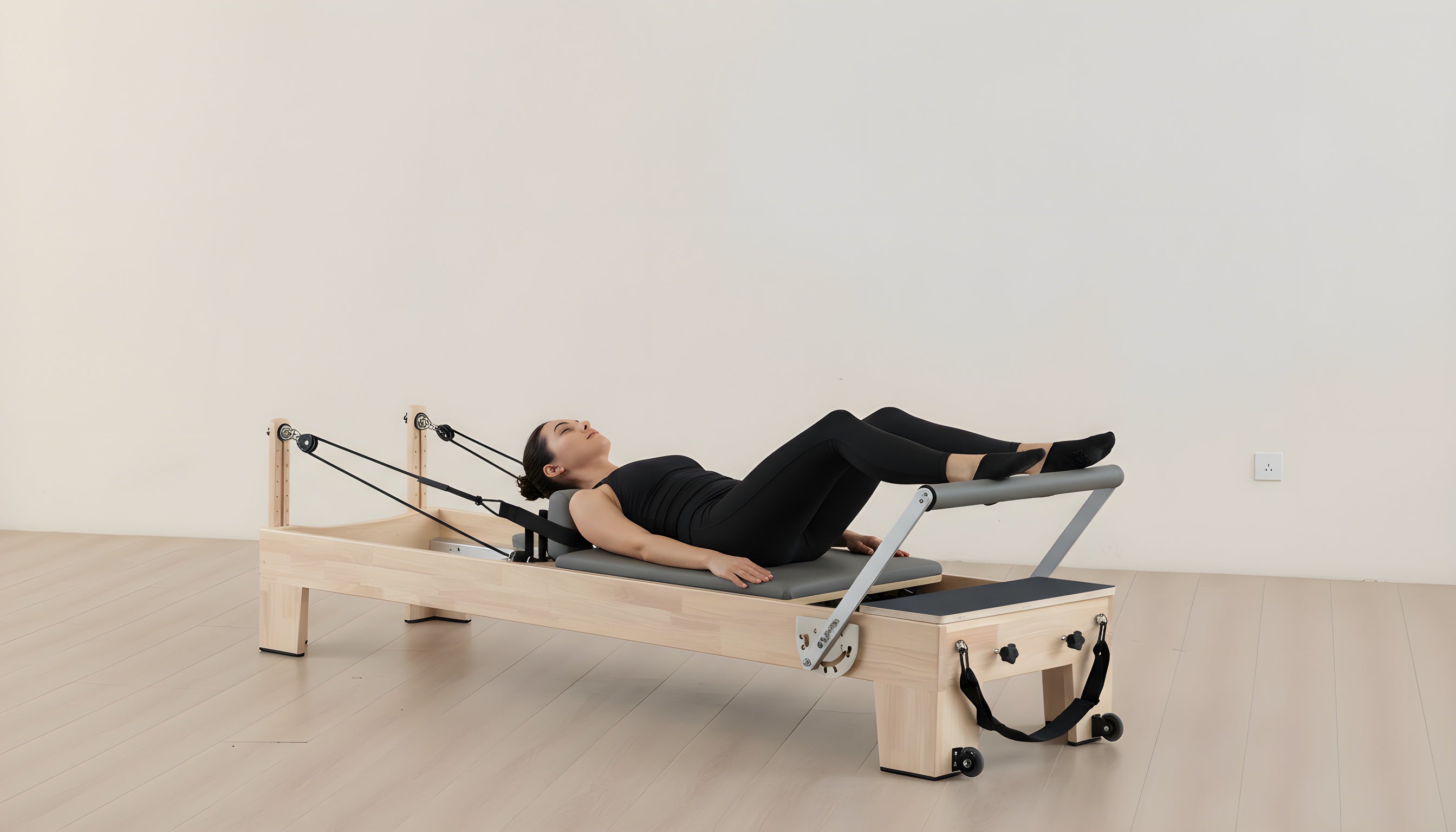 Lux & Miles Studio Reformer GX Classic Oak Wood